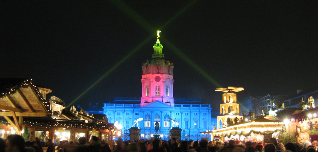 Berliner Schloss Charlottenburg mit Beleuchtung